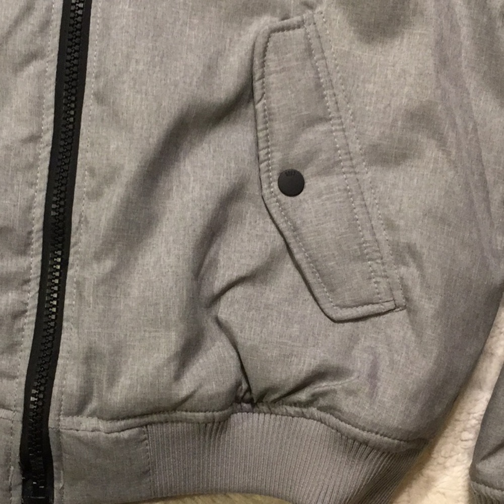 🎉HP🎉🆕NWT H&M Divided Gray Puffer Jacket - Picture 4 of 8
